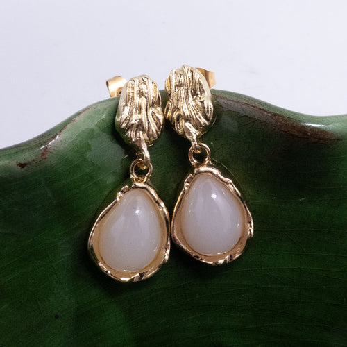BOUCLES D'OREILLES ALAVA - PUCES MARTELÉES ET PIERRES BLANCHES