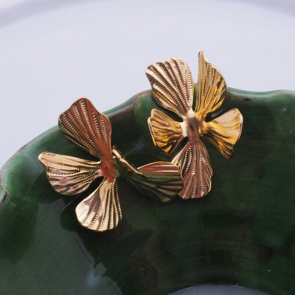 BOUCLES D'OREILLES GUARDA - SYMETRIQUES EN FORME DE FLEURS