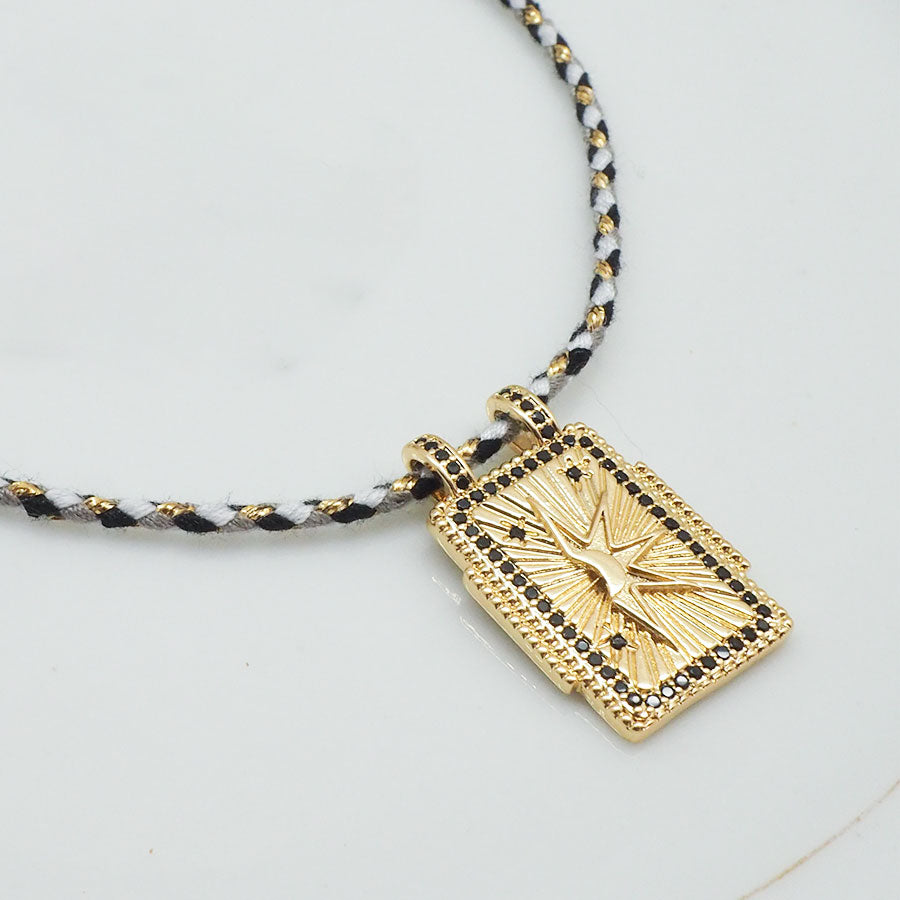 COLLIER MANZANEDE - MEDAILLE SUR CORDON COLORÉ