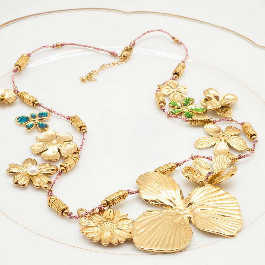 COLLIER LAVADORES - GRIGRIS FLORAUX