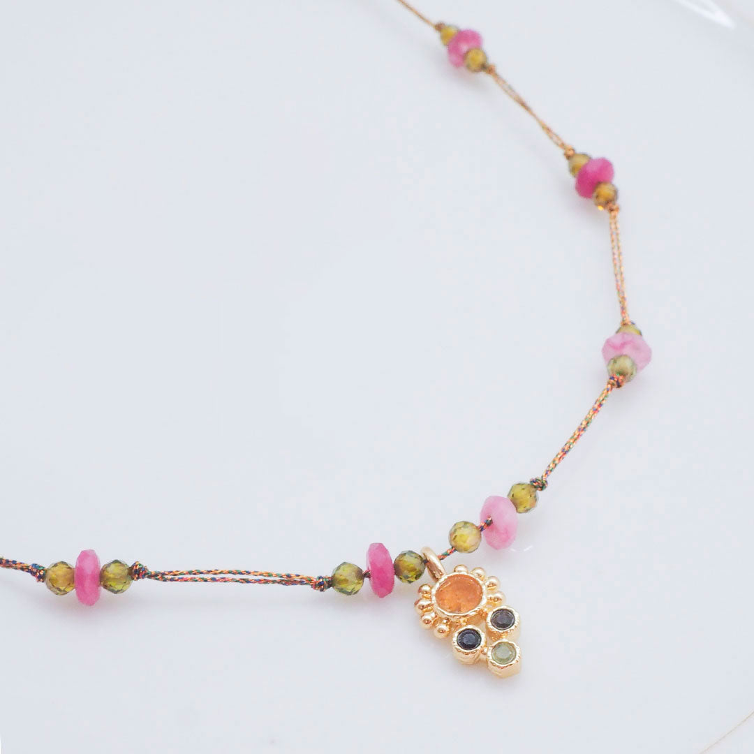 COLLIER ISLA DE LA TOJA - PIERRES NATURELLES SUR CORDON BEIGE
