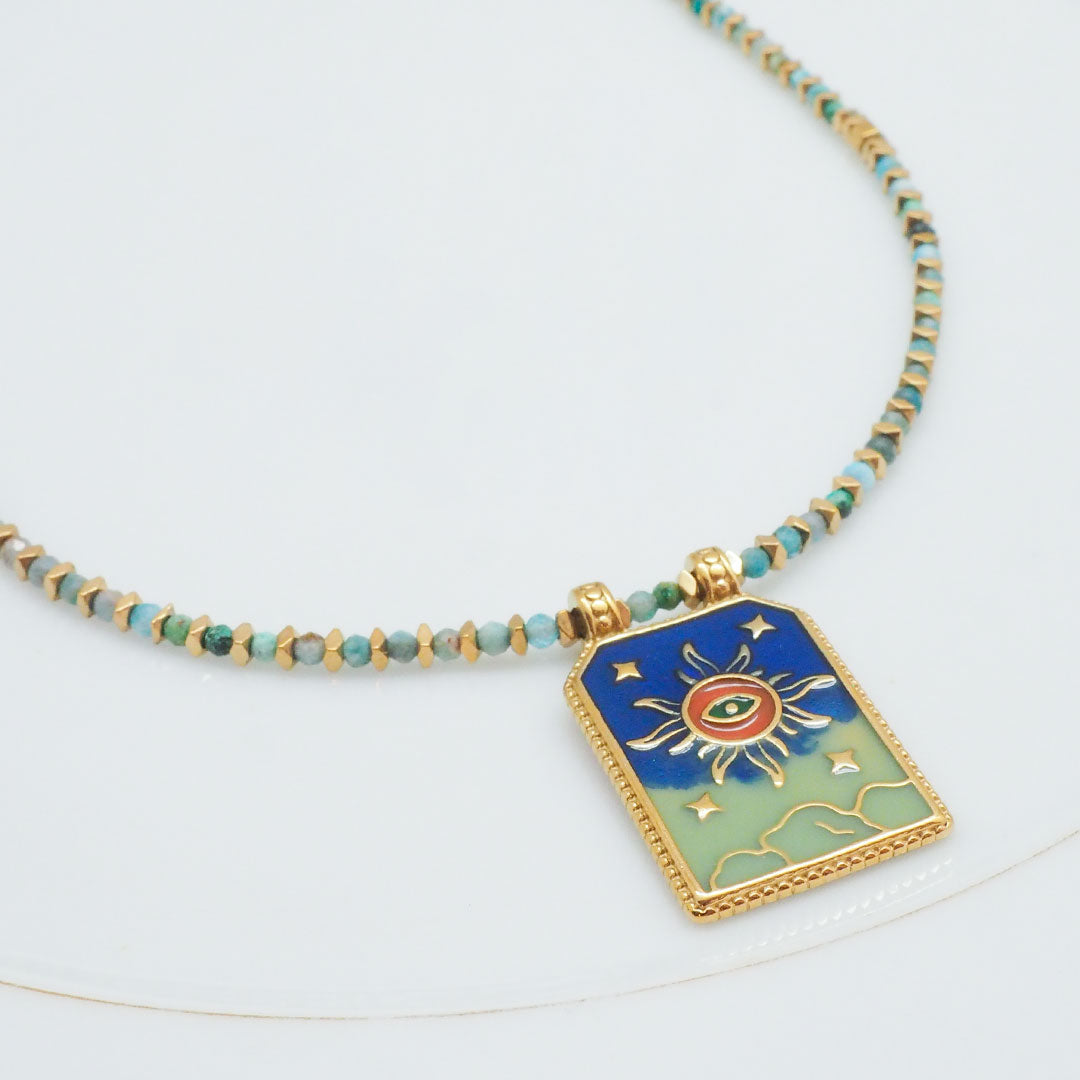 COLLIER ALLARIZ - PERLES COLORÉES ET MÉDAILLE SOLEIL