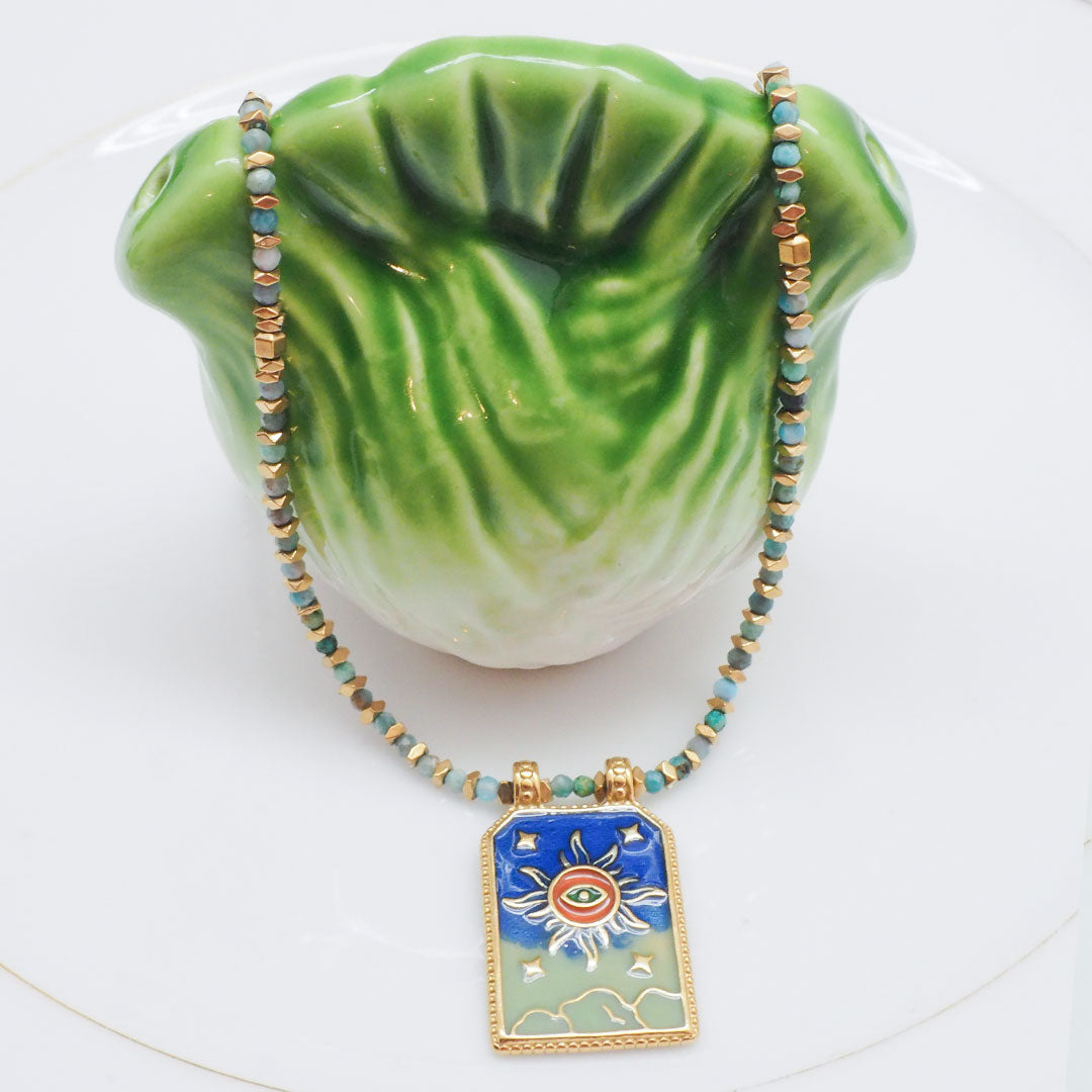 COLLIER ALLARIZ - PERLES COLORÉES ET MÉDAILLE SOLEIL