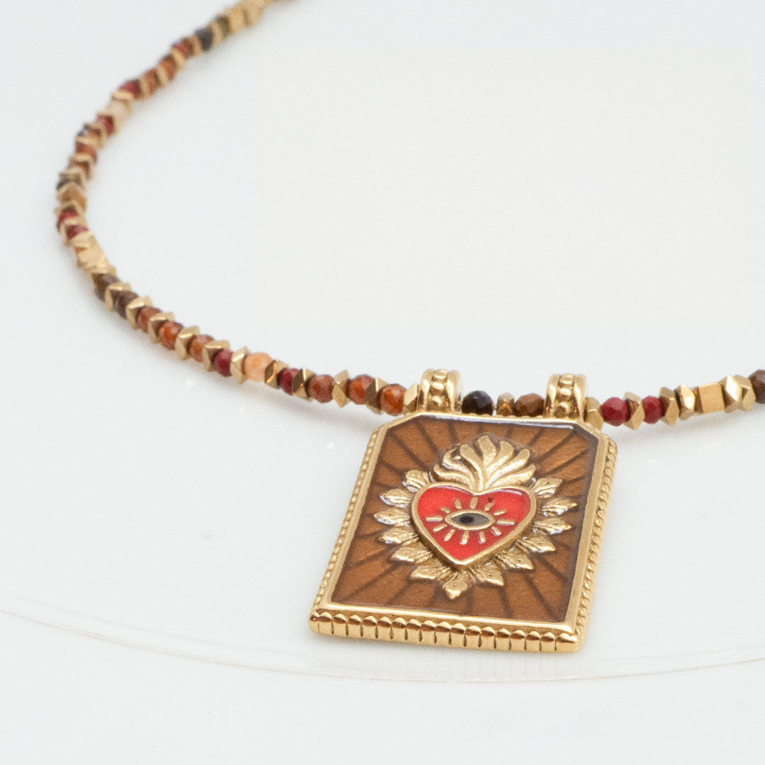 COLLIER TUI - PERLES COLORÉES ET MÉDAILLE COEUR EX VOTO